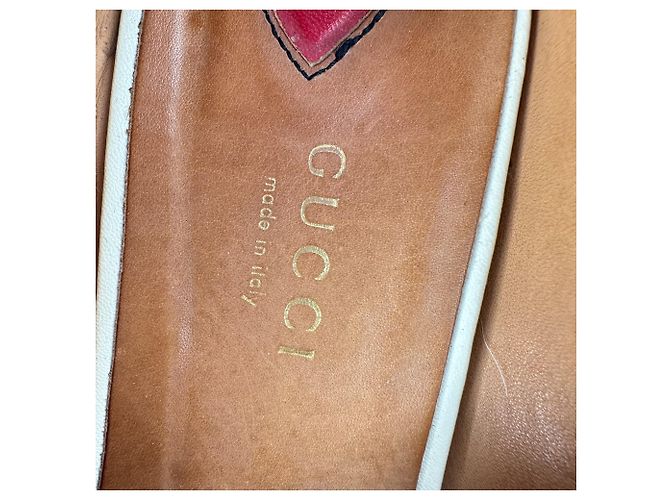 Mocassini Gucci Peyton con perle sintetiche in pelle bianca - vista 9