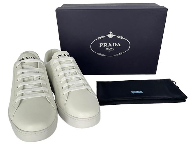 Sneakers basse Prada Logo in pelle bianca - vista 3