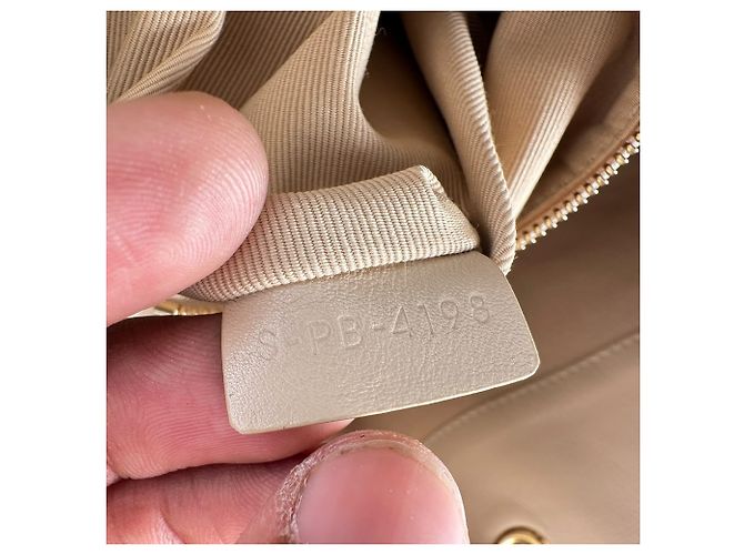 Céline Celine Small C Charm gesteppter Rucksack aus beigem Leder - Ansicht 11