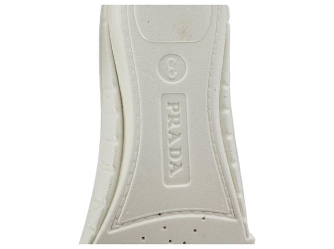 Sneakers basse Prada Downtown in pelle gialla e bianca - vista 18