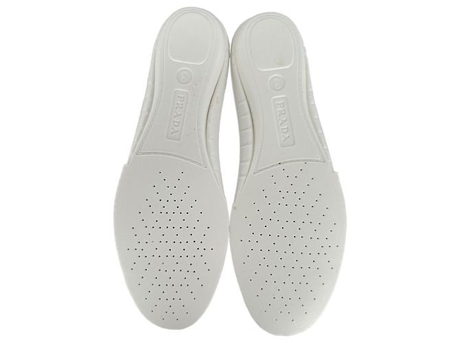 Sneakers basse Prada Downtown in pelle gialla e bianca - vista 19