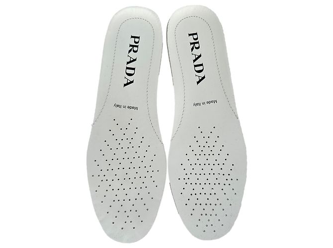Sneakers basse Prada Downtown in pelle gialla e bianca - vista 20