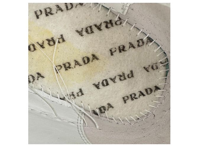 Sneakers basse Prada Downtown in pelle gialla e bianca - vista 22