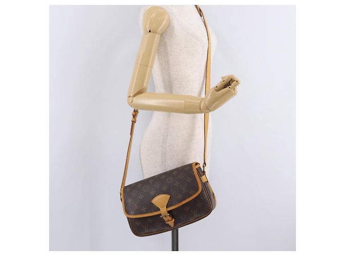 LOUIS VUITTON Monogram Sologne Shoulder Bag M42250 LV - vista 31