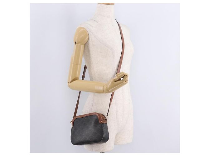 Céline CELINE Triomphe Shoulder Bag PVC Leather Black Gold Tone - vista 23