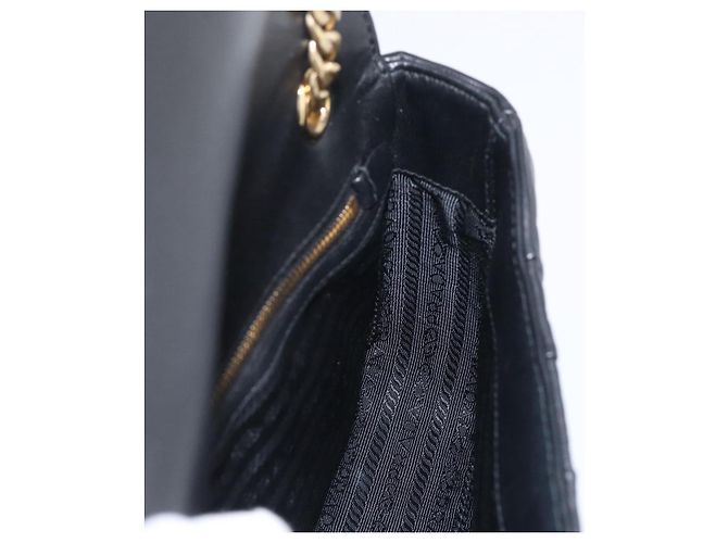 PRADA Gathered Chain Shoulder Bag Leather Black Gold Tone - vista 20