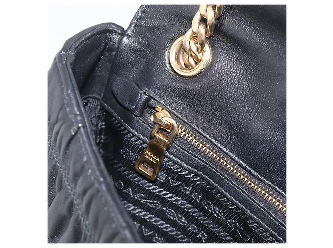 PRADA Gathered Chain Shoulder Bag Leather Black Gold Tone - vista 22