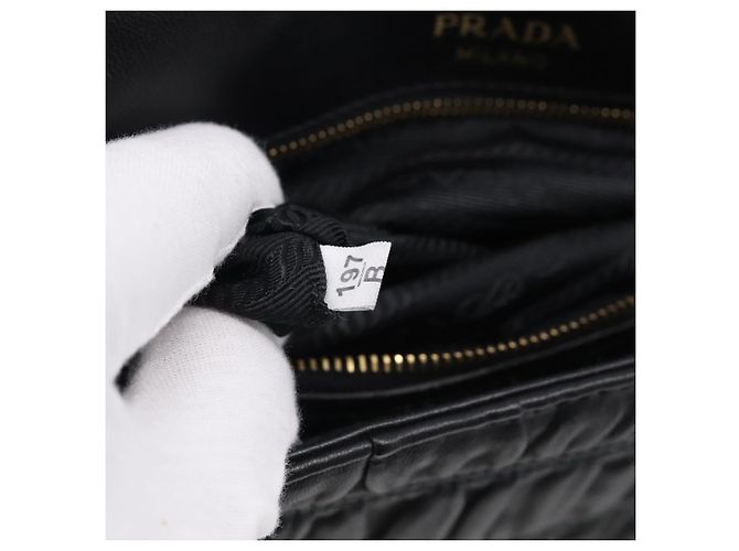PRADA Gathered Chain Shoulder Bag Leather Black Gold Tone - vista 24