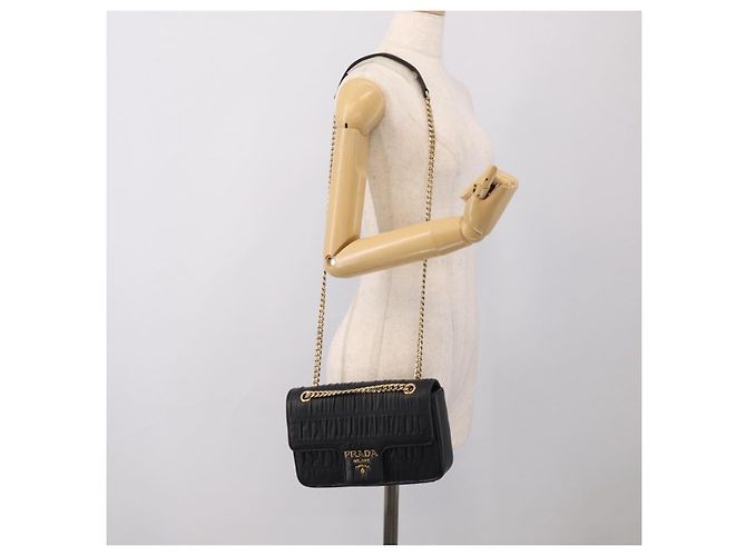 PRADA Gathered Chain Shoulder Bag Leather Black Gold Tone - vista 25
