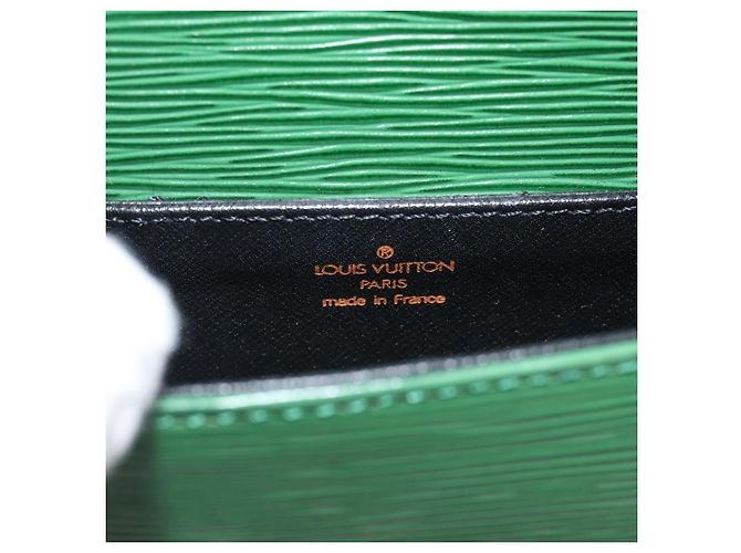 Saint-Cloud LOUIS VUITTON Epi Saint Cloud PM Shoulder Bag Green M52214 LV - vue 25