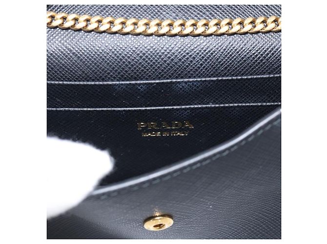 PRADA Chain Shoulder Bag Safiano Leather Black Gold - vista 18