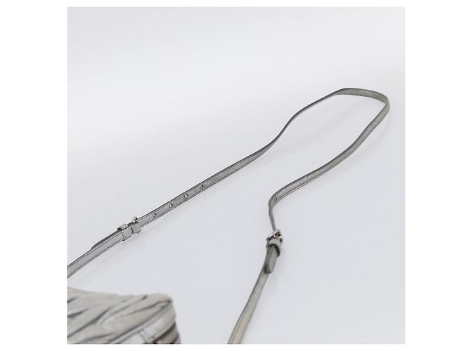 Miu Miu Matelasse Shoulder Bag Leather Silver - vista 14