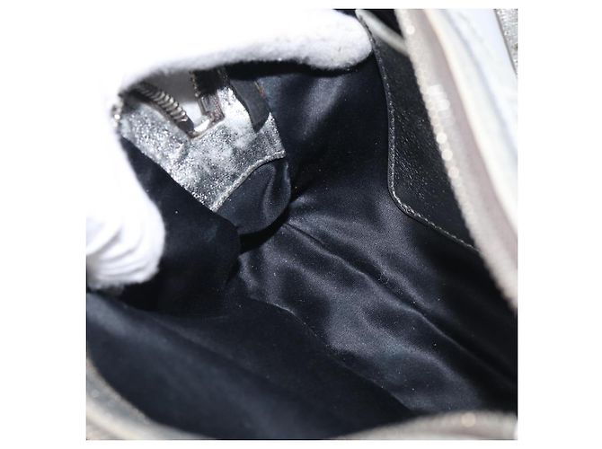 Miu Miu Matelasse Shoulder Bag Leather Silver - vista 22