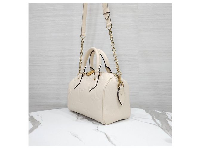 Louis Vuitton Speedy Bandoulière Monogram Empreinte Creme - vista 11