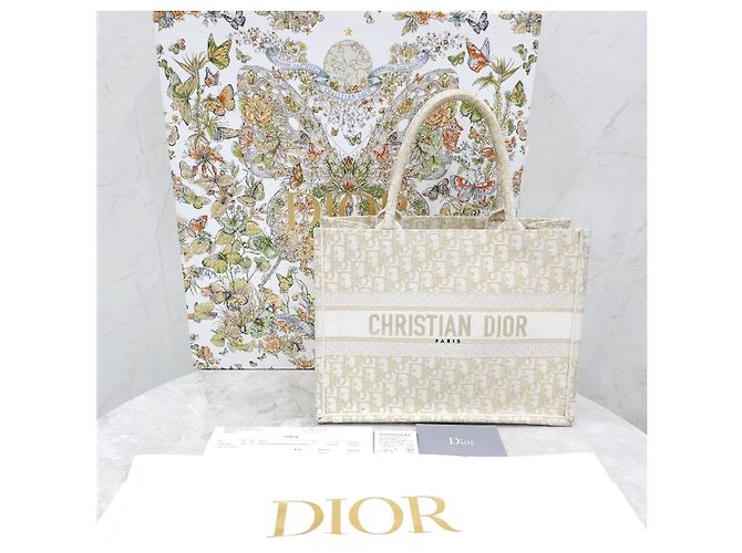 Dior Borsa Book Tote Medium Oblique White Gold - vista 14
