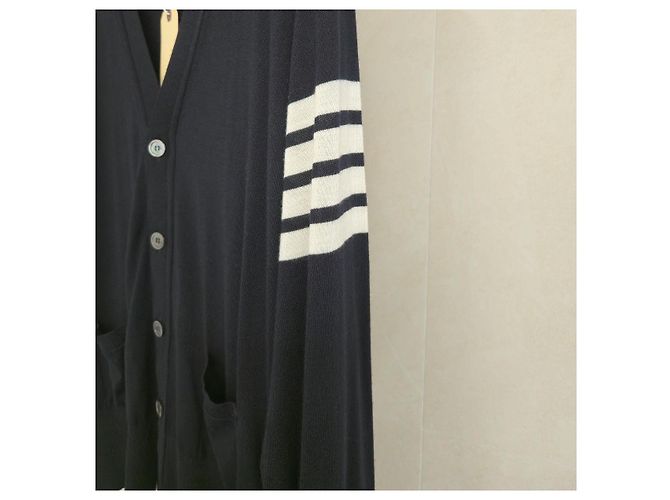 Thom Browne Wollcardigan in Navy mit Armbinde - Ansicht 4