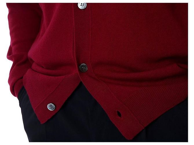 Comme Des Garcons V-Ausschnitt Strickcardigan aus Wolle mit rotem Herz-Patch - Ansicht 13
