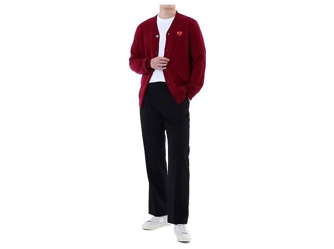 Comme Des Garcons V-Ausschnitt Strickcardigan aus Wolle mit rotem Herz-Patch - Ansicht 17