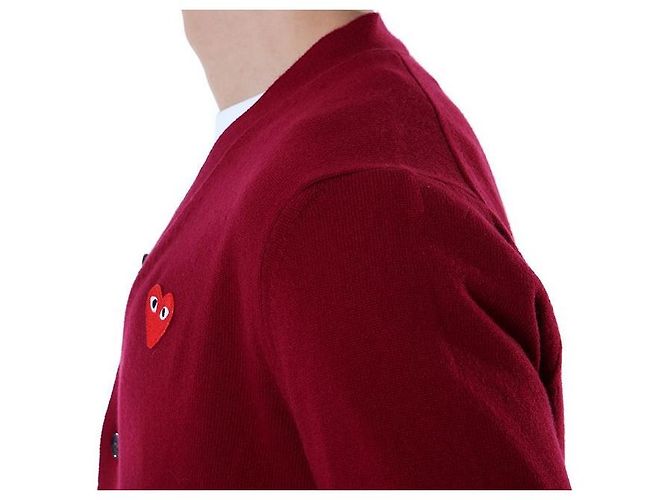 Comme Des Garcons V-Ausschnitt Strickcardigan aus Wolle mit rotem Herz-Patch - Ansicht 22