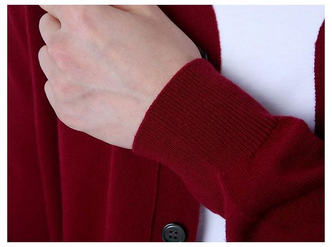 Comme Des Garcons V-Ausschnitt Strickcardigan aus Wolle mit rotem Herz-Patch - Ansicht 34