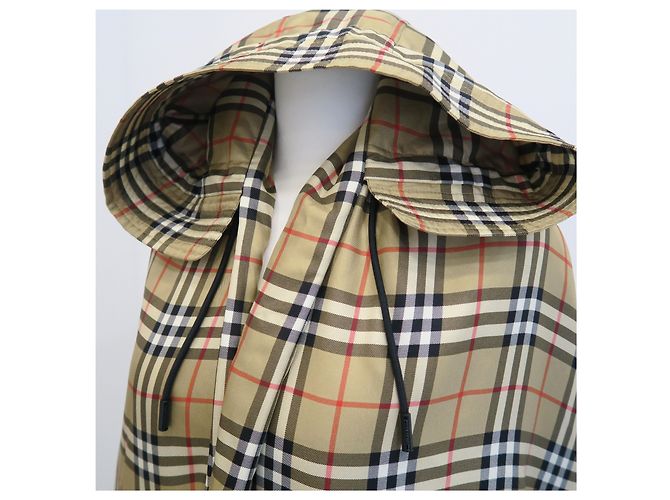 Burberry Cape Sciarpa in Seta Beige a Quadri Classici - vista 3