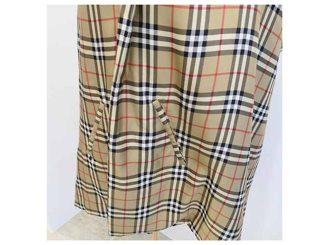 Burberry Cape Sciarpa in Seta Beige a Quadri Classici - vista 4