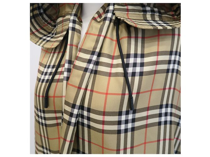 Burberry Cape Sciarpa in Seta Beige a Quadri Classici - vista 5
