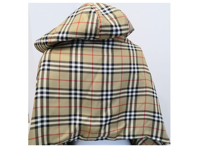 Burberry Cape Sciarpa in Seta Beige a Quadri Classici - vista 6