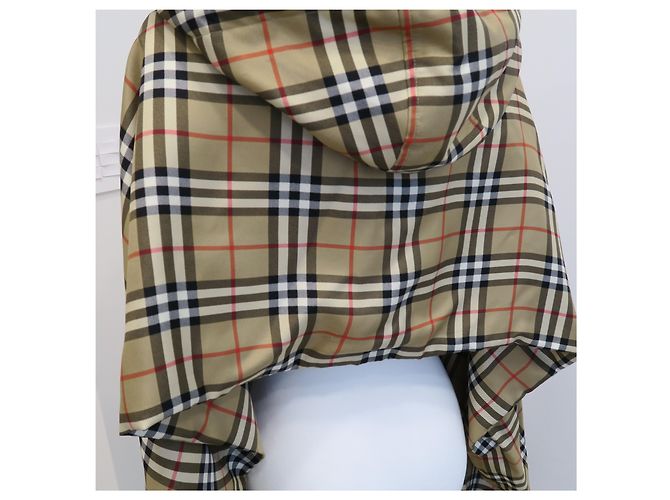 Burberry Cape Sciarpa in Seta Beige a Quadri Classici - vista 9