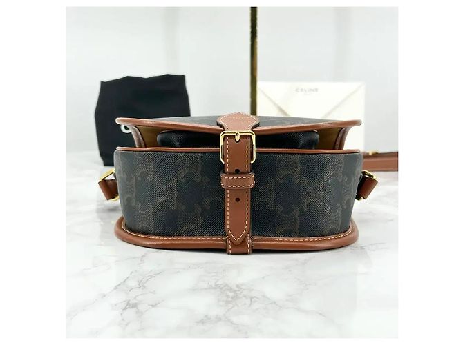Céline Borsa Triomphe Polka Tan Medium - vista 14