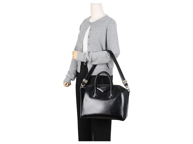 Givenchy Borsa a spalla Antigona in pelle lucida Medium Nera - vista 15
