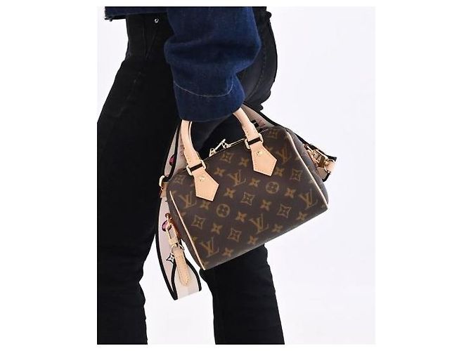 Louis Vuitton Monogram Bandouliere 20 - vista 12