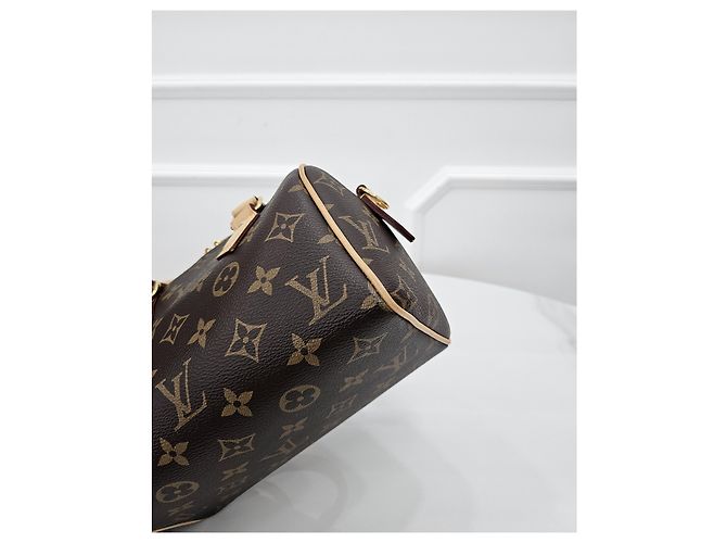 Louis Vuitton Monogram Bandouliere 20 - vista 8