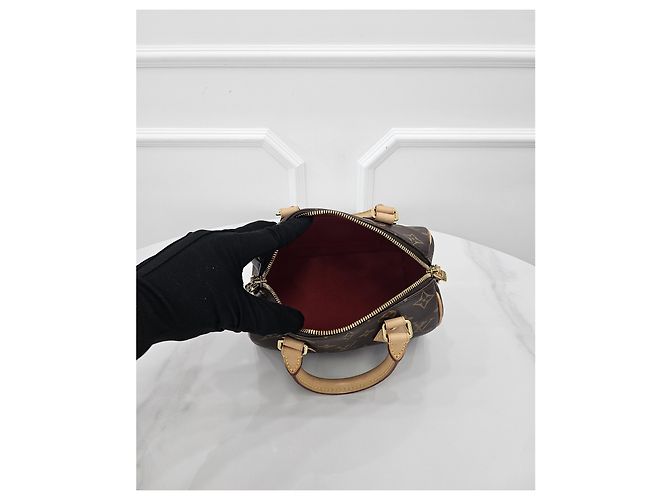 Louis Vuitton Monogram Bandouliere 20 - vista 9