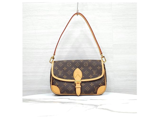 Louis Vuitton Borsa a tracolla Diane Monogram Canvas Fuchsia - vista 14