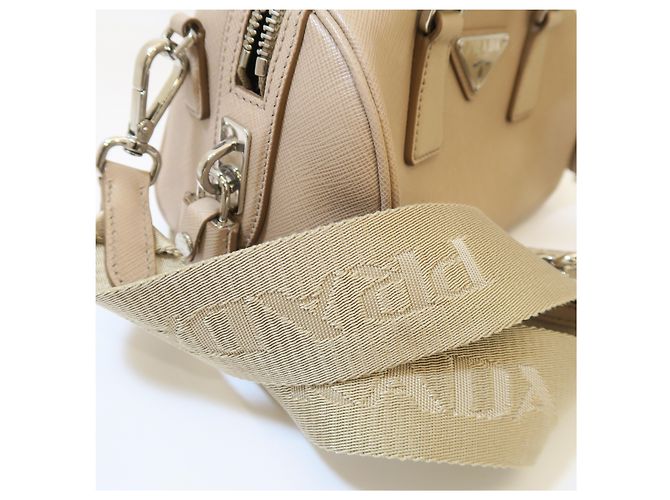 Prada Mini Crossbody-Tasche mit Tragegriff aus Saffiano - Ansicht 4