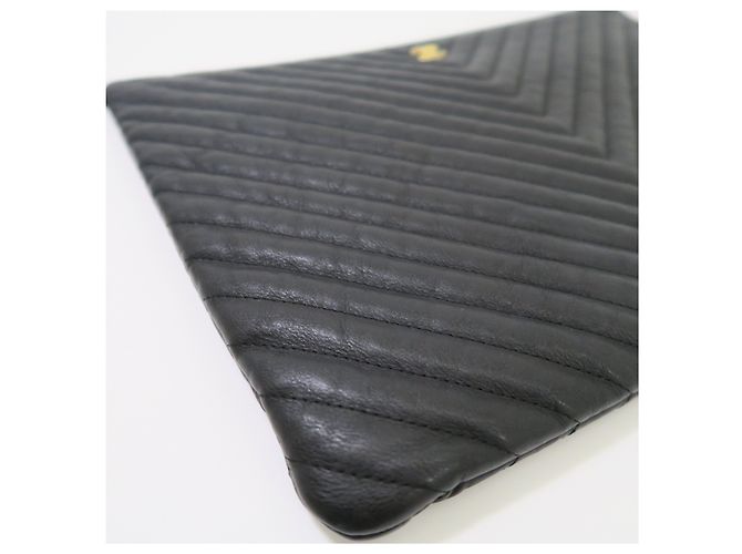 Chanel Clutch Matelassé Chevron Black Gold CC Logo Large - vista 4