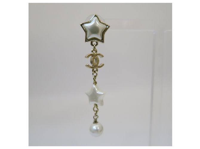 Chanel Orecchini a goccia a forma di stella con logo CC in oro e perle - vista 2
