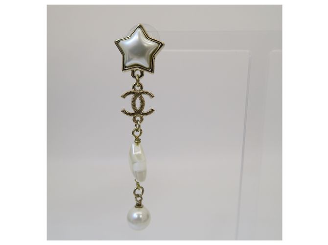 Chanel Orecchini a goccia a forma di stella con logo CC in oro e perle - vista 5