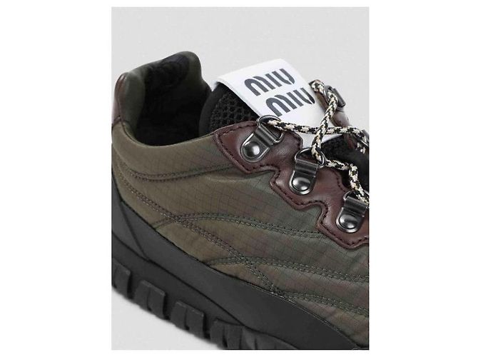 Miu Miu Sneaker aus Leder und technischem Material - Ansicht 7