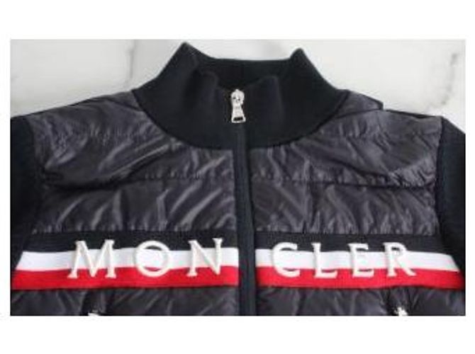 Moncler Leichte gesteppte Strickjacke mit Logo für Kinder - Ansicht 3