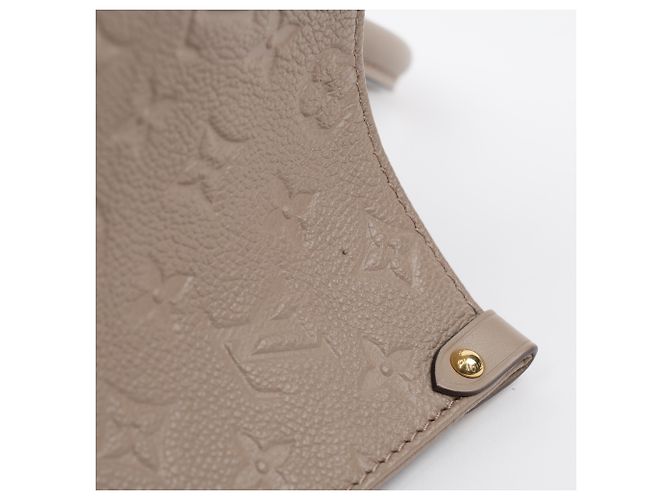 Louis Vuitton Borsa Tote On The Go MM - vista 10