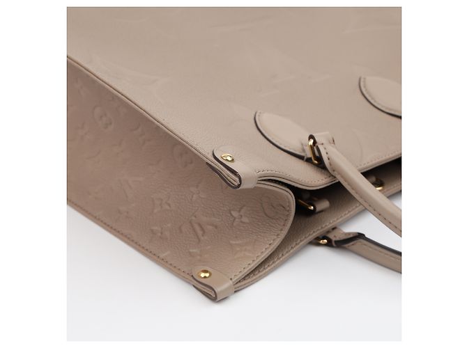 Louis Vuitton Borsa Tote On The Go MM - vista 16