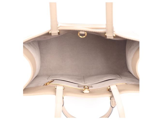 Louis Vuitton Borsa Tote On The Go MM - vista 17
