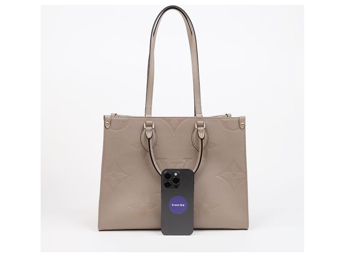 Louis Vuitton Borsa Tote On The Go MM - vista 18