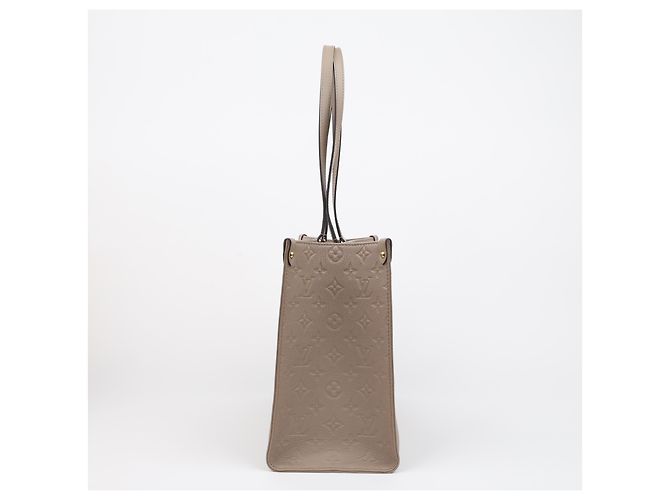 Louis Vuitton Borsa Tote On The Go MM - vista 5