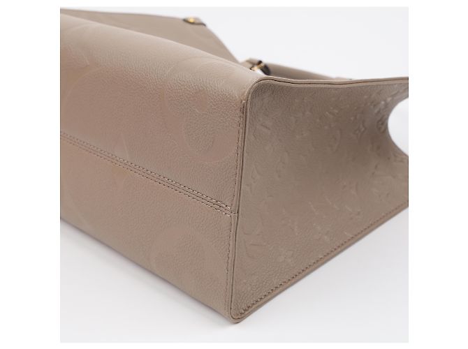 Louis Vuitton Borsa Tote On The Go MM - vista 9