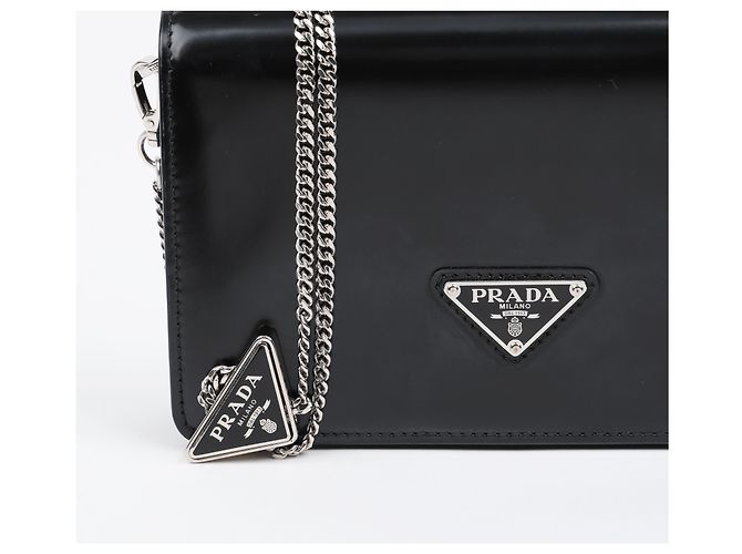 Prada Borsa a tracolla con catena in pelle spazzolata con logo Triangle Nero - vista 3