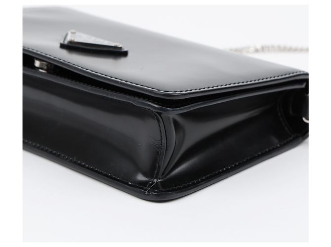 Prada Borsa a tracolla con catena in pelle spazzolata con logo Triangle Nero - vista 8