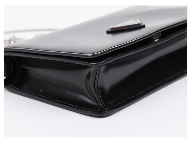 Prada Borsa a tracolla con catena in pelle spazzolata con logo Triangle Nero - vista 9